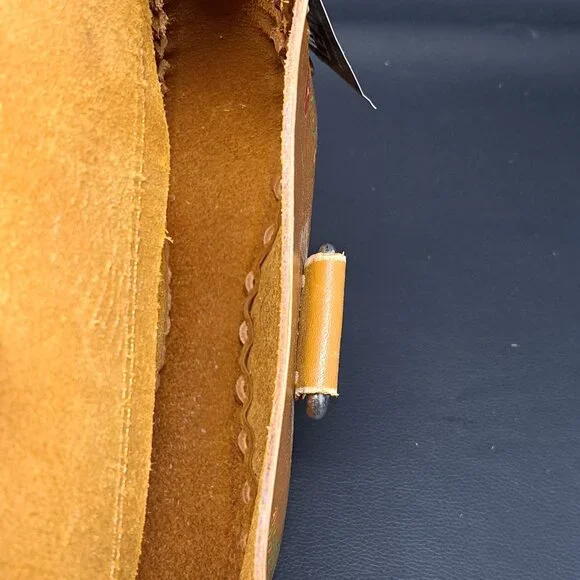 Wilsons VintageGenuine Leather Floral Shoulder Bag with floral Tulip design. NW - Picture 5 of 7